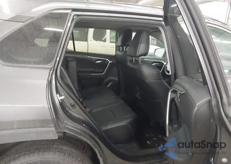 2021 Toyota Rav4 Xle Premium z USA, uszkodzony, nr VIN 2T3A1RFV2MW231945